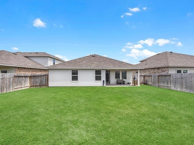 Building Photo - 21334 Riverdew Dr