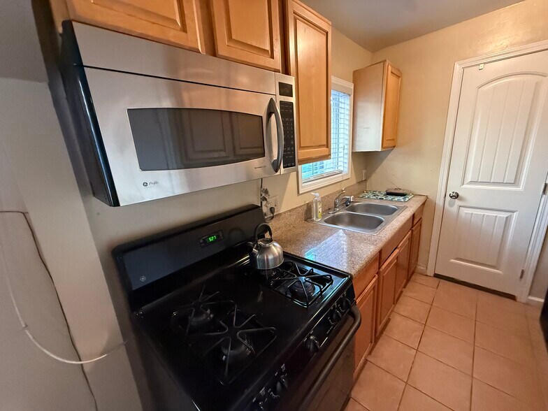 Building Photo - 5809 Lindo Paseo