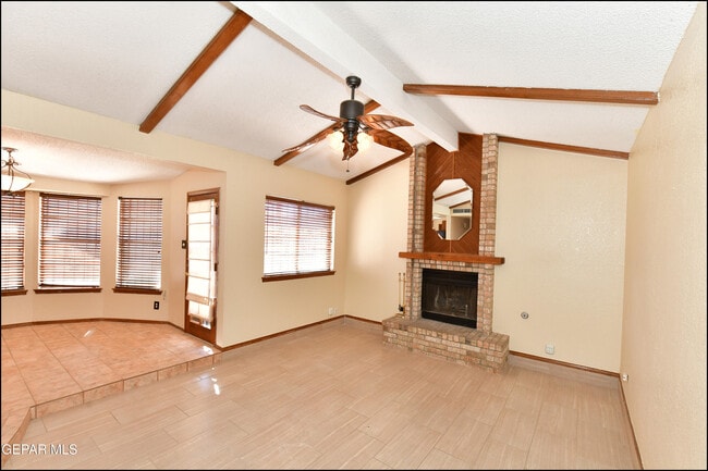 Building Photo - 4872 Maureen Cir