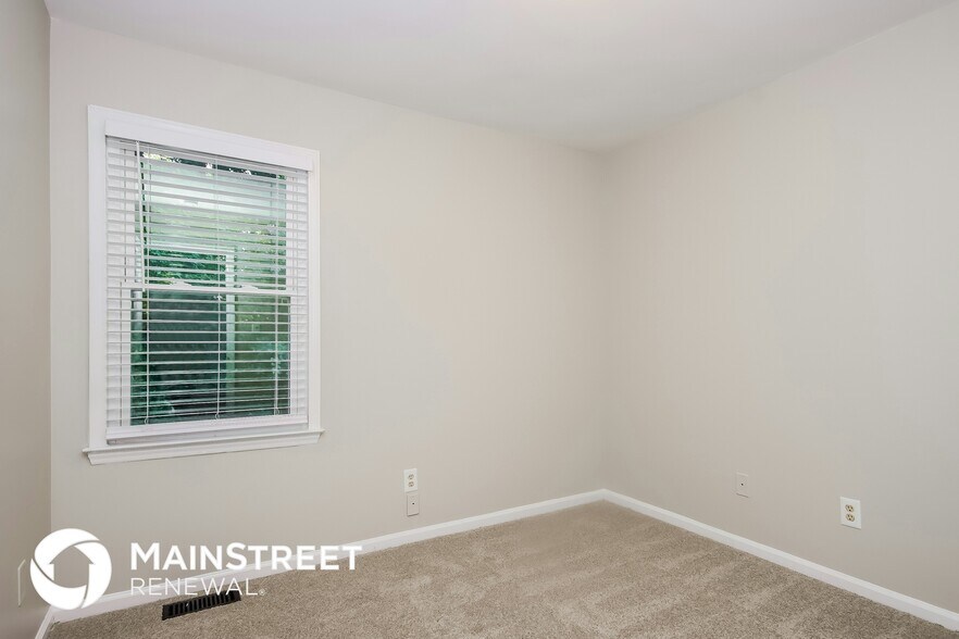 Building Photo - 919 Briarcliff Rd