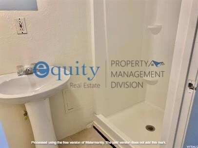 Building Photo - Spacious Taylorsville Home