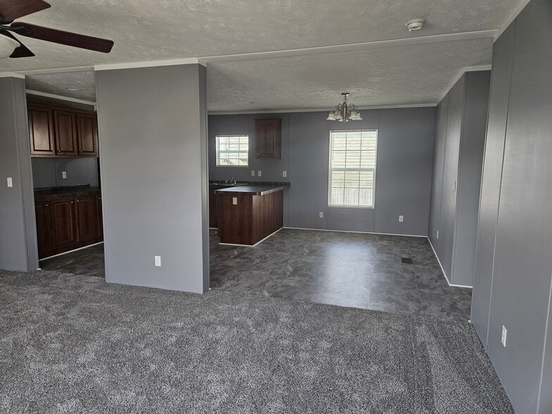 Building Photo - 39 Lynnwood Cir