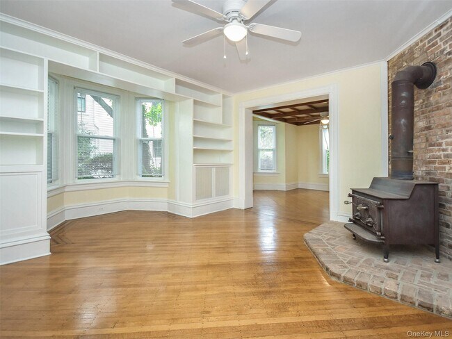 Building Photo - 27 Summit Ave