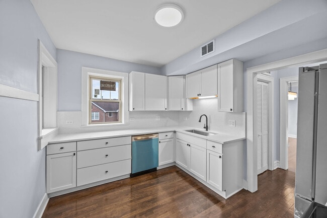 Building Photo - 1101 S Oak Park Ave