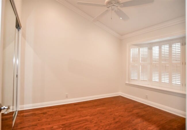 Building Photo - 4 White Water Dr