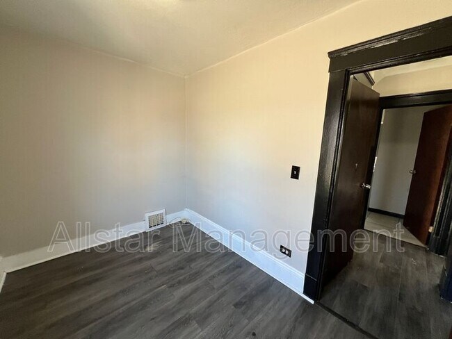 Building Photo - 3616 Independence Rd