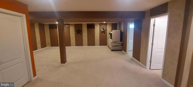 Building Photo - 23503 Sugar View Dr