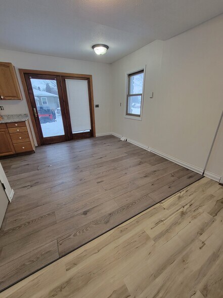 Building Photo - 802 Le Hillier St