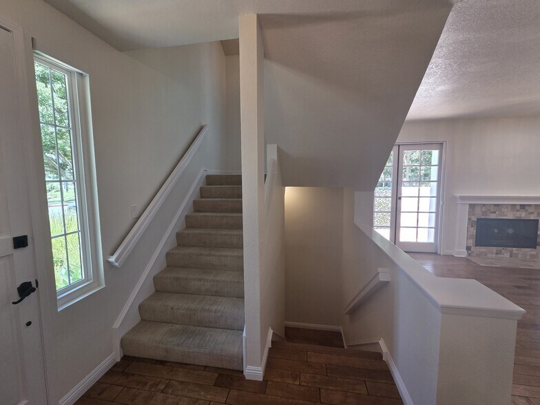 Building Photo - 7492 Seabluff Dr