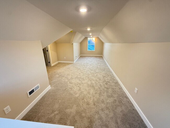 Building Photo - 4 Bed 2 Bath Aurora, MO