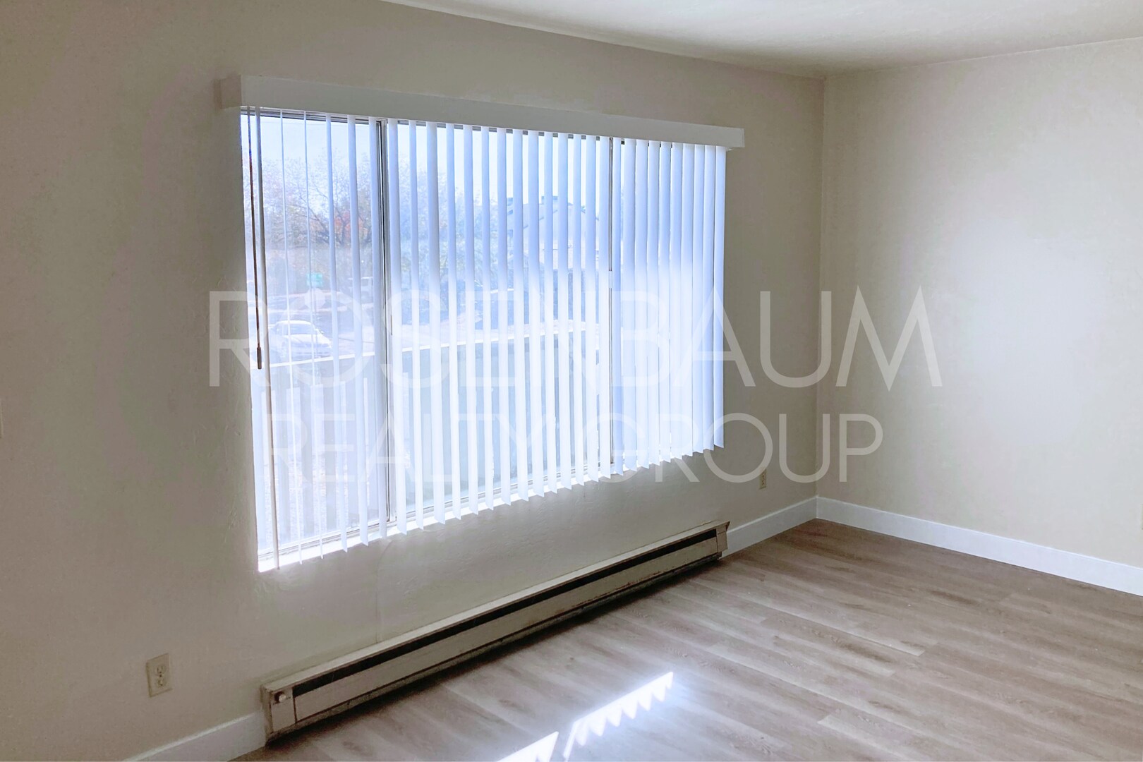 Building Photo - Charming 2-bedrooms, 1-bath upstairs apartment in the heart of Prescott Valley!