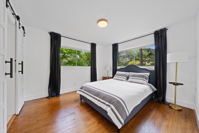 Building Photo - 3964 Gretna Green Dr