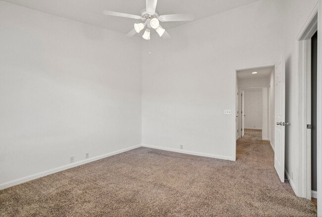 Building Photo - Cute 2bd, 2.5ba Townhome Across from Cottonwood Park....shorter lease term available