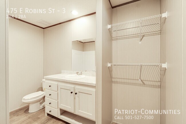 Building Photo - 475 E Robins St