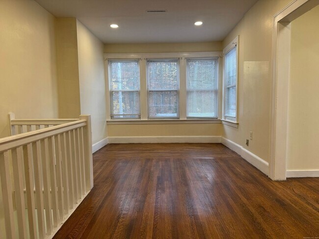 Building Photo - 1503 State St