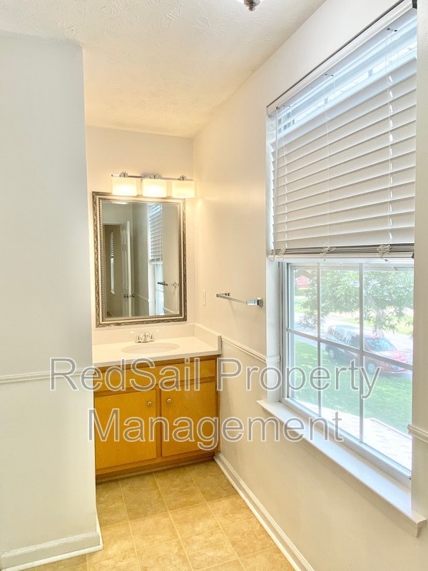Building Photo - 534 Brightwood Ave