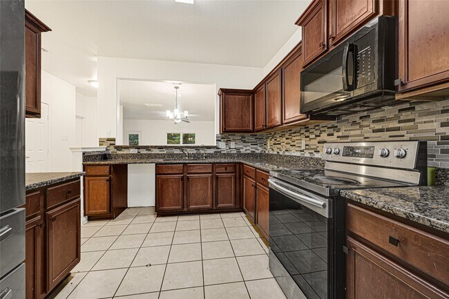 Building Photo - 8843 Leclaire Meadow Dr
