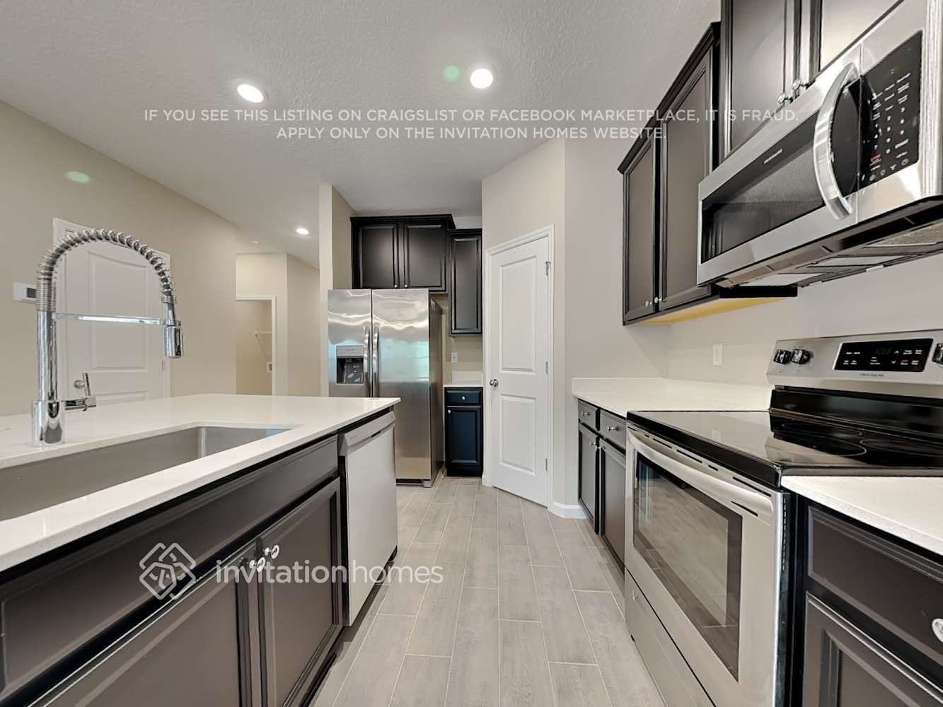 Building Photo - 9871 Lemon Balm Wy