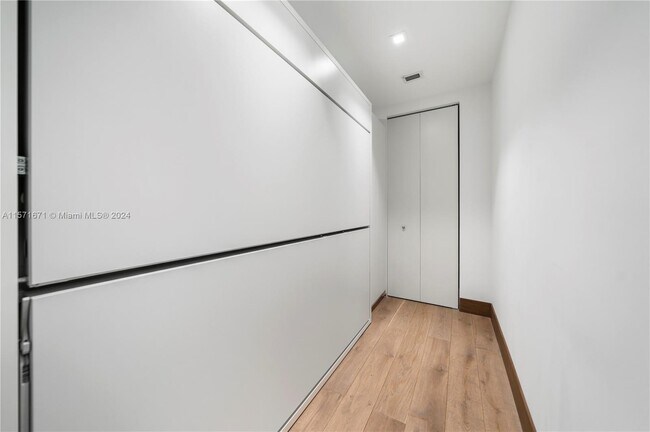 Building Photo - 10203 Collins Ave