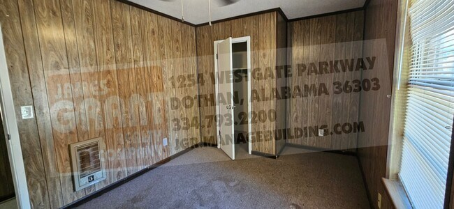 Building Photo - 2404 Scott Rd