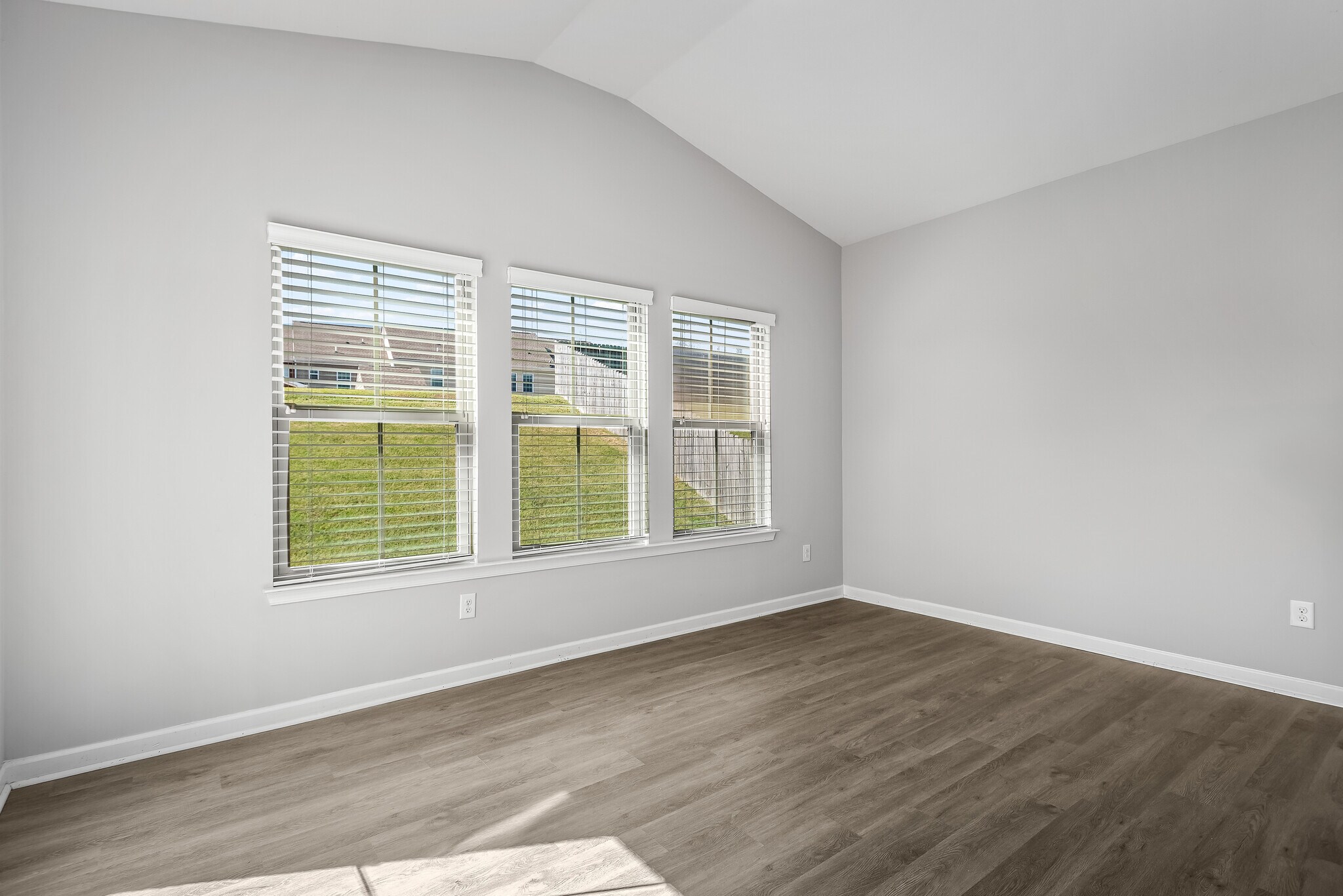 Building Photo - 428 Heroit Dr