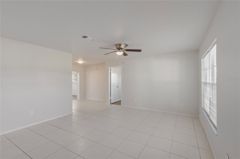 Building Photo - 2813 20th Ave W