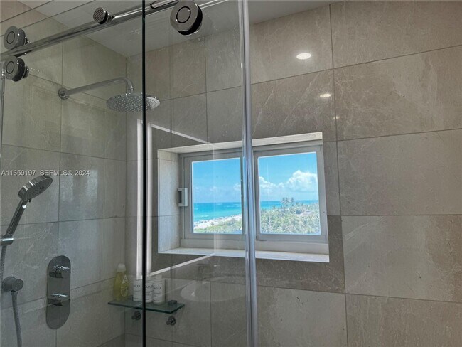 Building Photo - 5401 Collins Ave