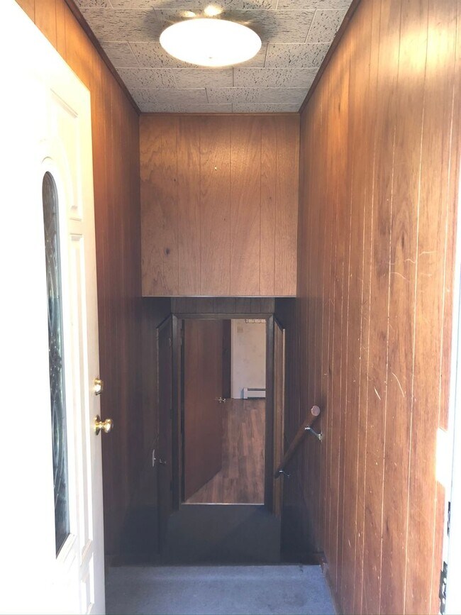 Building Photo - 2 Bedroom 1 Bathroom in Duplex | Near JBER & Cheney Lake!