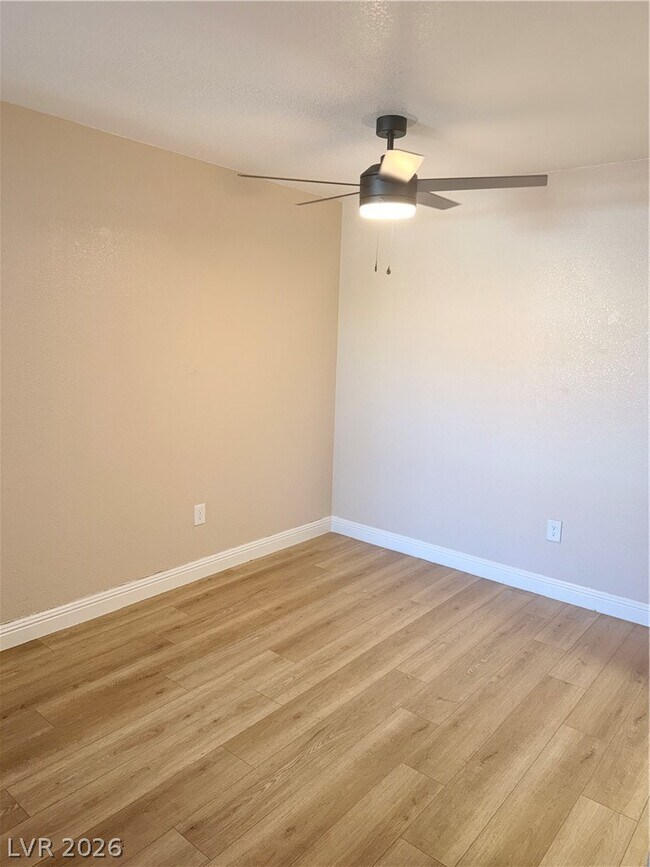 Building Photo - 5055 W Hacienda Ave