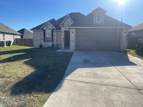 Building Photo - 7809 Montclair Dr