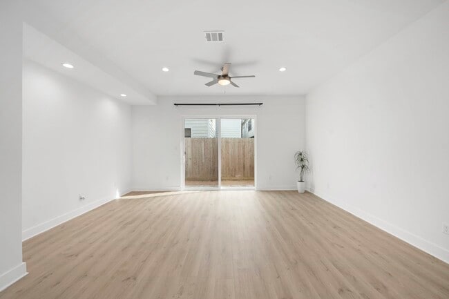 Building Photo - 1512 Barbee St