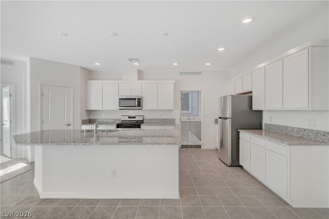 Building Photo - 677 Soaring Wings Ave