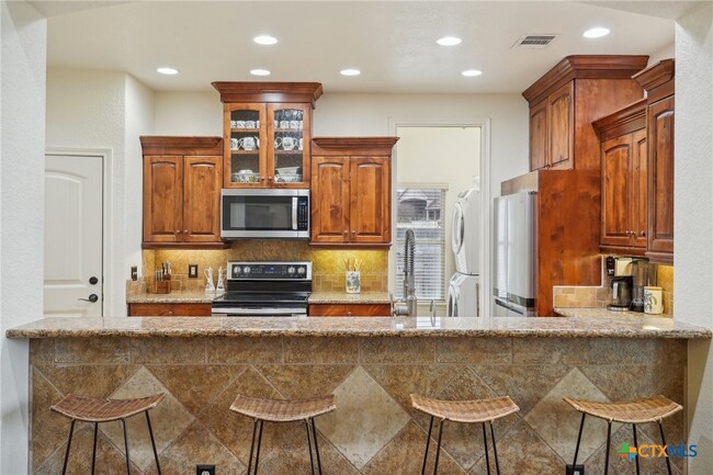 Building Photo - 2622 Fairwood Dr