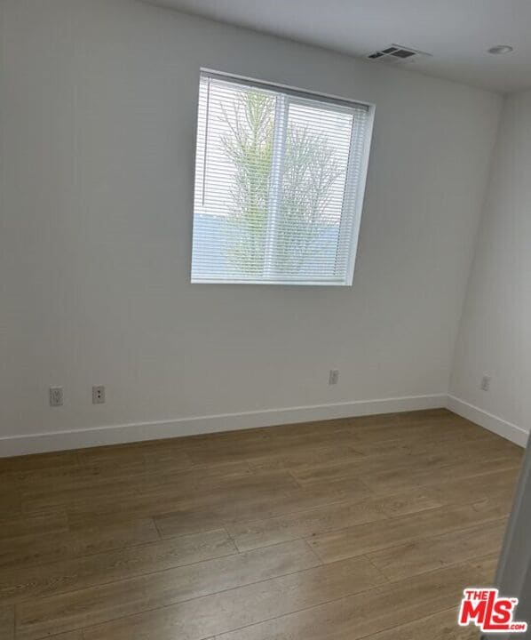 Building Photo - 227 S Park View St