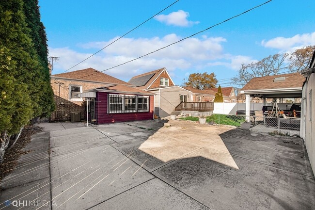 Building Photo - 3 Bed 2 Bath is West Elsdon neighborhood o...