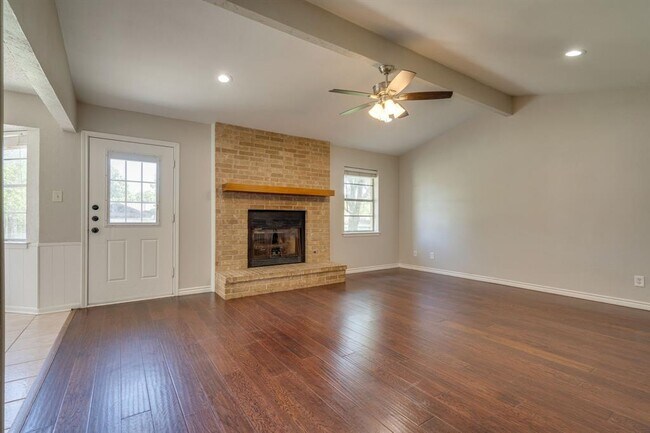 Building Photo - 2500 Quail Ridge Dr