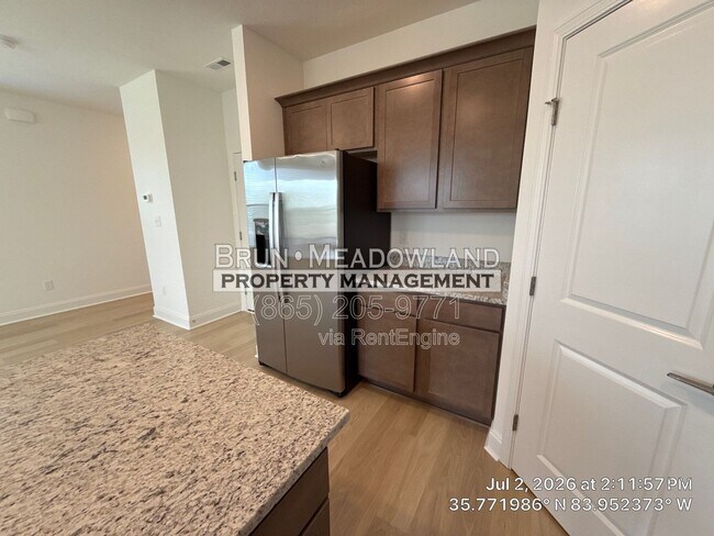 Building Photo - 1725 Bennett Vlg Dr