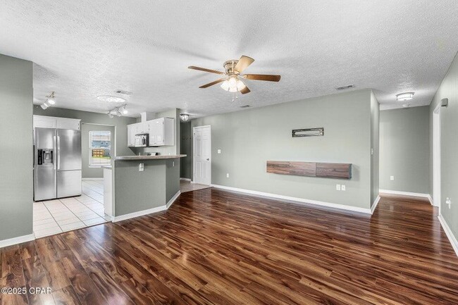 Building Photo - 1707 Scarlett Blvd