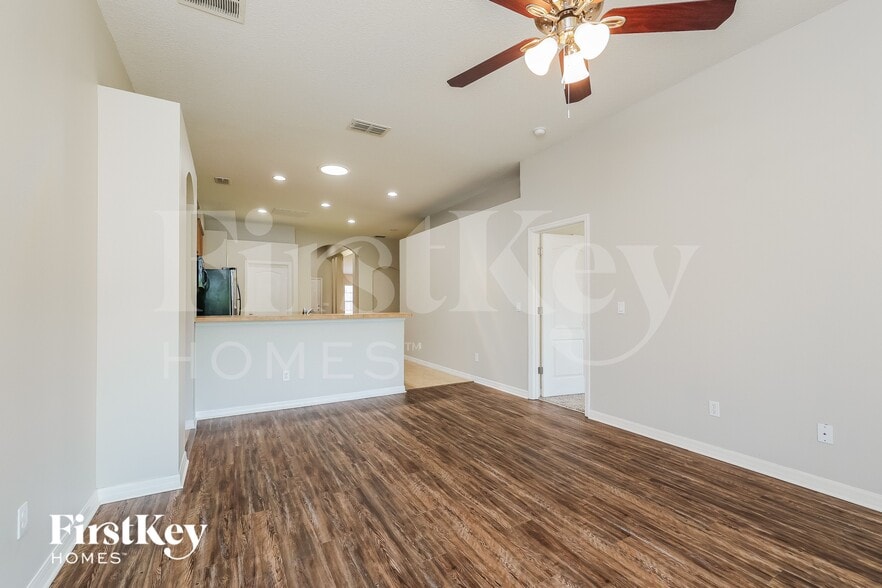 Building Photo - 2708 Eagle Cliff Dr