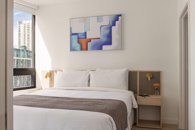 Building Photo - 225 N Miami Ave