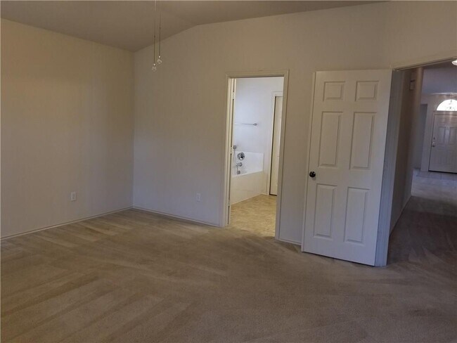 Building Photo - 1421 Sweet Leaf Ln