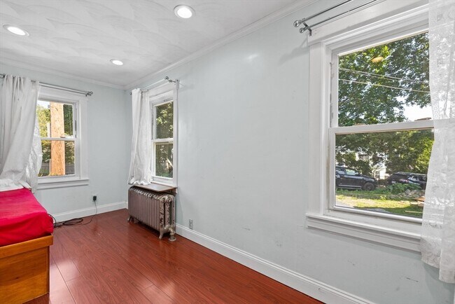 Building Photo - 40 Alden Pl