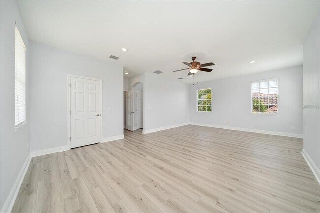 Building Photo - 2333 Pinehurst Ct