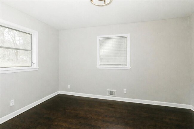 Building Photo - 639 Skipper Dr NW