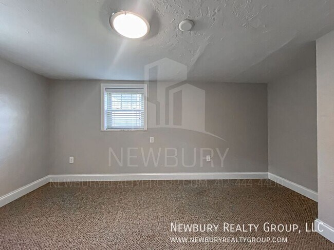 Building Photo - 102 W Steuben St