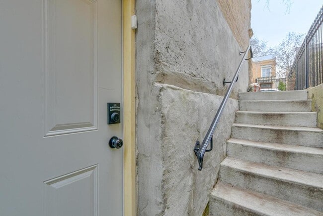 Building Photo - 4829 S Forrestville Ave