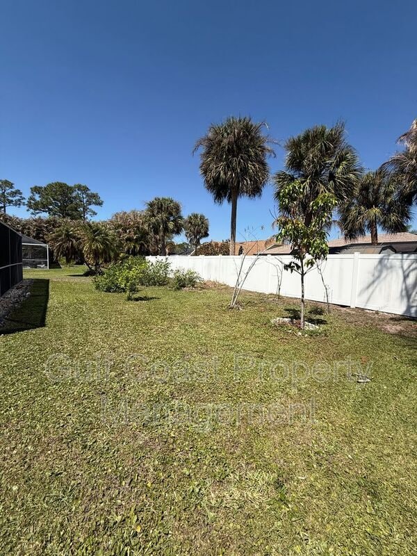 Building Photo - 2612 7th St W