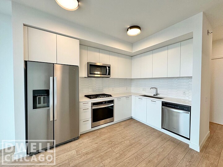 Primary Photo - 26 N Sangamon St