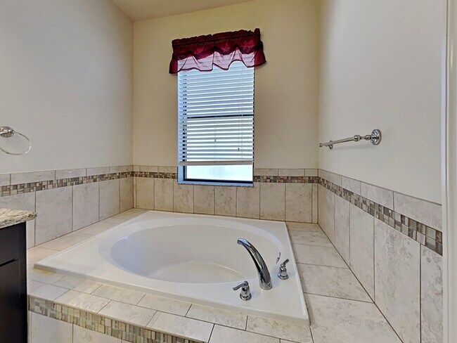 Building Photo - 11735 Albatross Ln