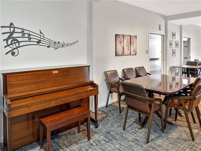 Building Photo - 475 Mount Vernon Hwy NE